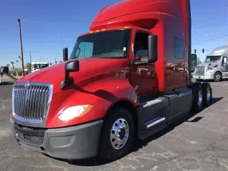 2018 INTL LT