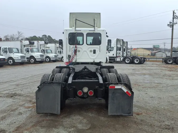 2017 FREIGHTLINER/MERCEDES CASCADIA 125