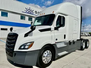 2020 Freightliner Cascadia 126