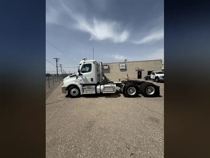 2025 Freightliner Cascadia