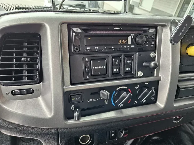 2017 HINO 338 Reefer