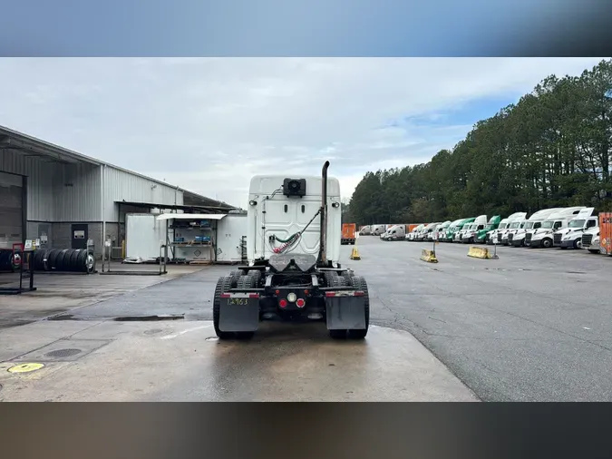 2021 Freightliner Cascadia 126