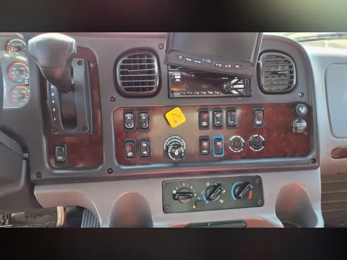 2019 FREIGHTLINER/MERCEDES M2 106