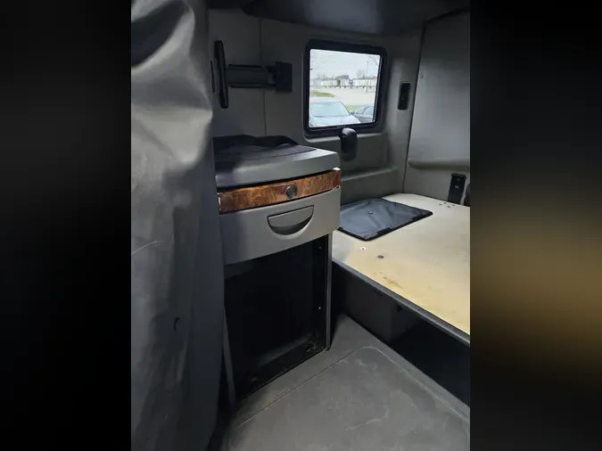 2022 International LT625