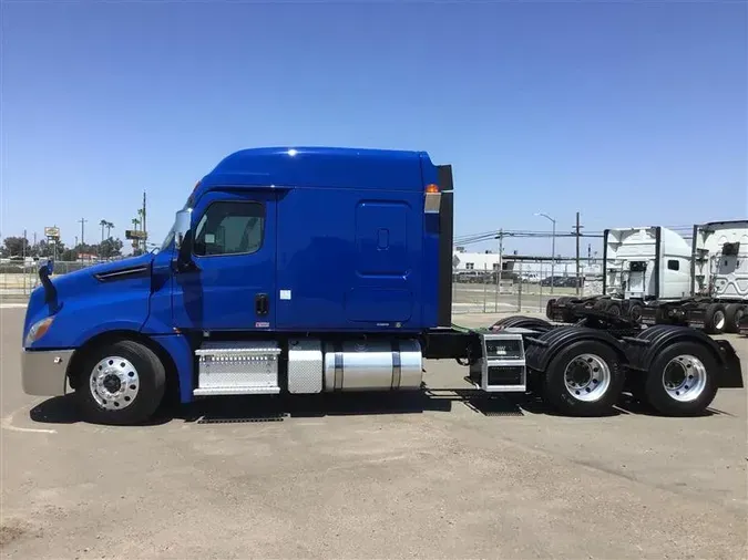 2020 FREIGHTLINER CA126