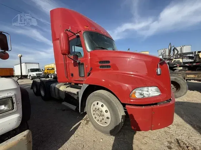 2017 MACK PINNACLE CXU613