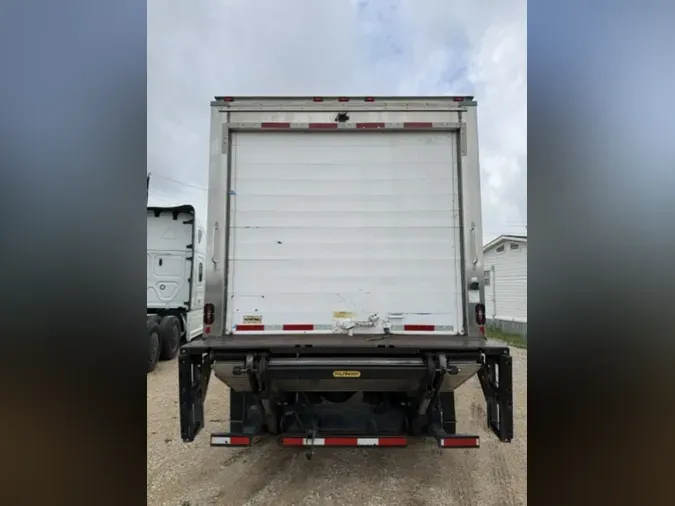 2021 FREIGHTLINER/MERCEDES M2 106