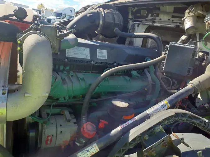 2017 VOLVO VNL64TRACTOR