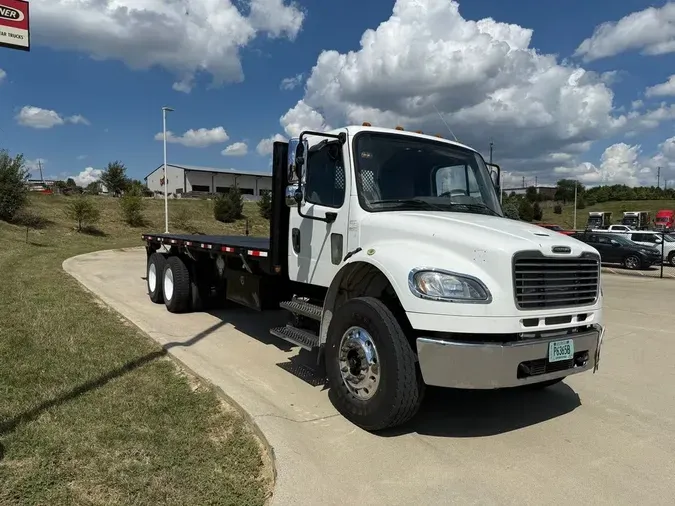 2019 Freightliner M2 106