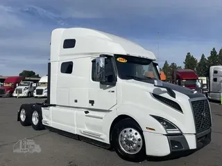 2023 VOLVO VNL64T760