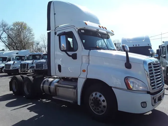 2017 FREIGHTLINER/MERCEDES CASCADIA 125
