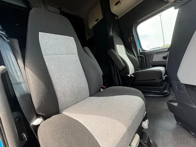 2021 FREIGHTLINER CASCADEVO1