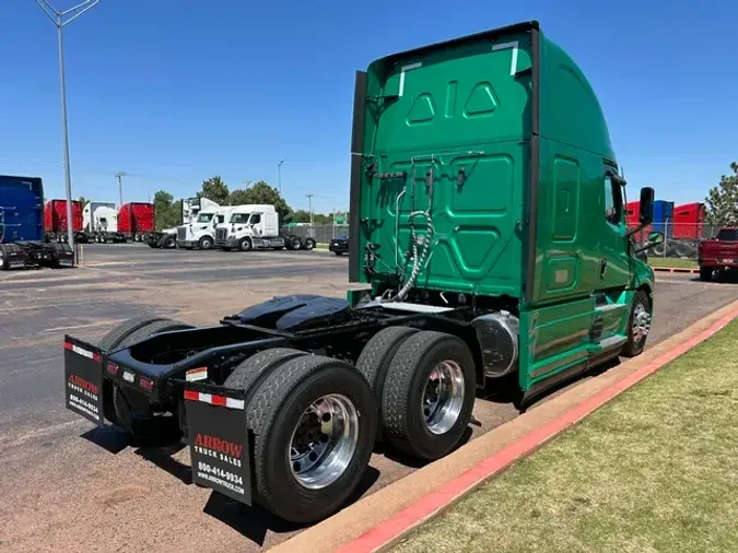 2021 FREIGHTLINER CA126
