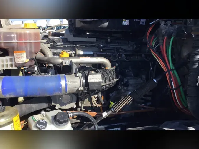 2021 Freightliner Cascadia 126