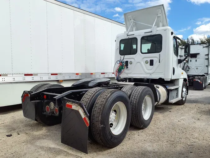 2016 FREIGHTLINER/MERCEDES CASCADIA 125