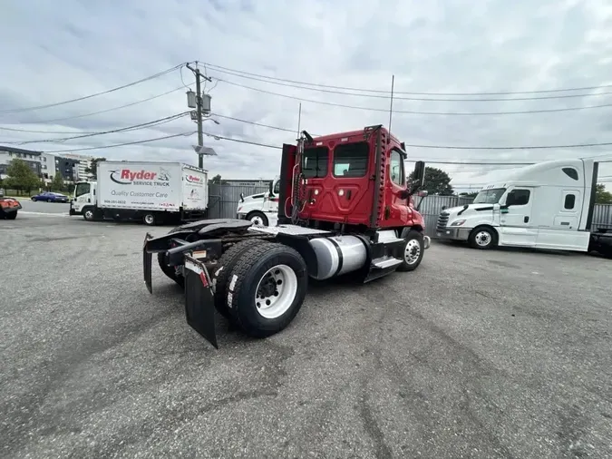2019 FREIGHTLINER CASCADIA 125