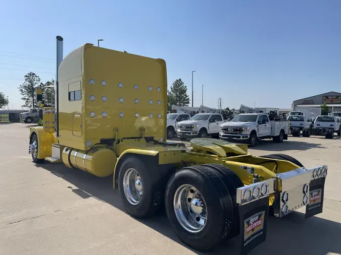 2023 Peterbilt 389