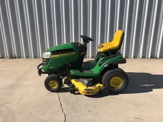 2017 John Deere D140