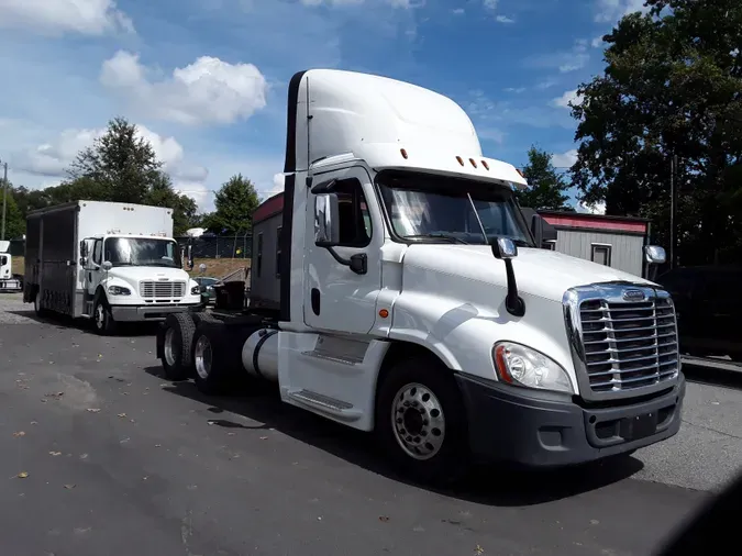 2018 FREIGHTLINER/MERCEDES CASCADIA 125