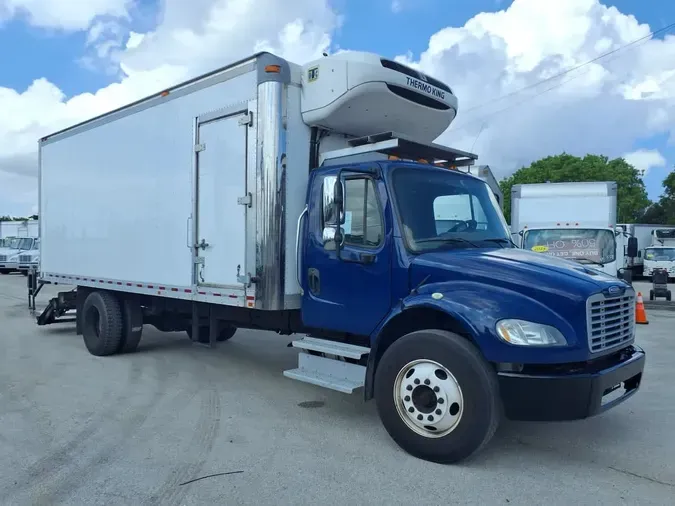 2018 FREIGHTLINER M2 106