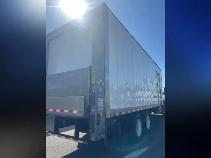 2018 FREIGHTLINER/MERCEDES M2 106