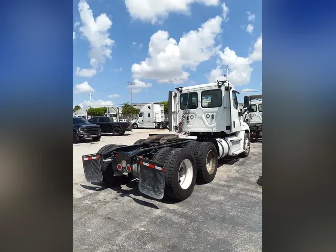 2020 FREIGHTLINER CASCADIA 125