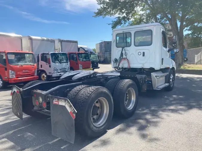 2020 FREIGHTLINER NEW CASCADIA 116