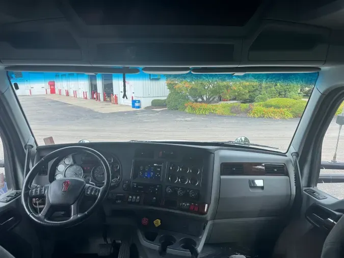 2022 Kenworth T680