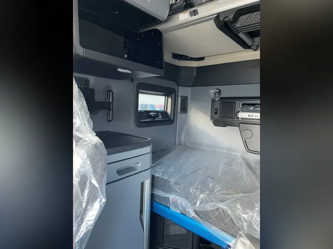 2026 MACK Pioneer 76" High Roof