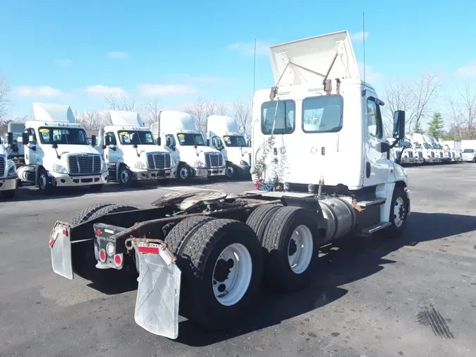 2018 FREIGHTLINER/MERCEDES CASCADIA 125