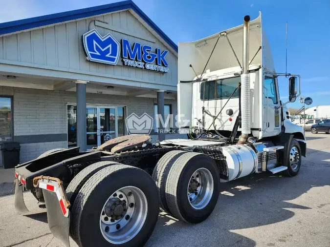 2018 MACK CXU613