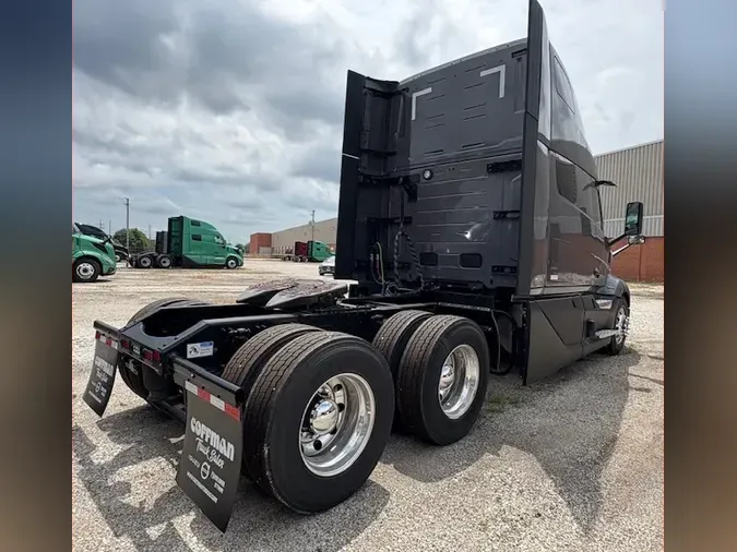 2026 VOLVO TRUCK VNL64TV04