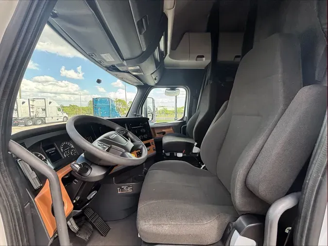 2022 Freightliner CA126SLP2015f92062edf6e8105bcbcdc4b04e33