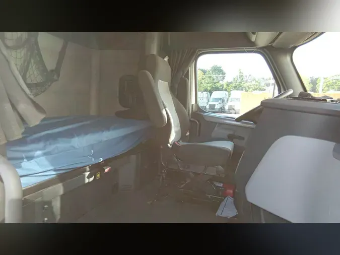 2021 Freightliner Cascadia 126