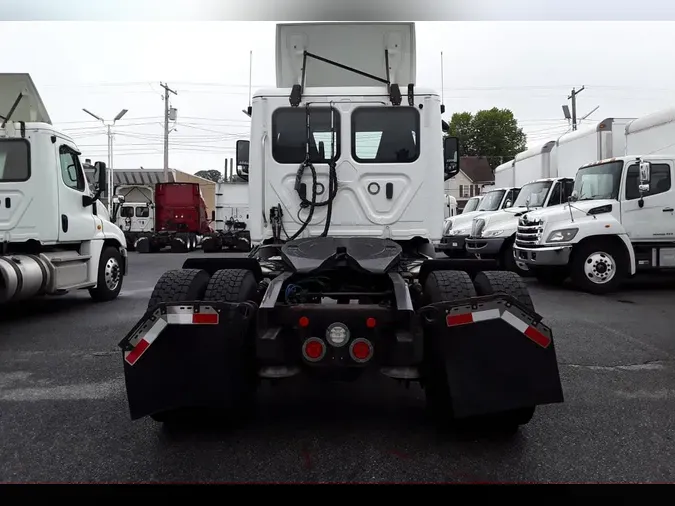 2019 FREIGHTLINER NEW CASCADIA 116