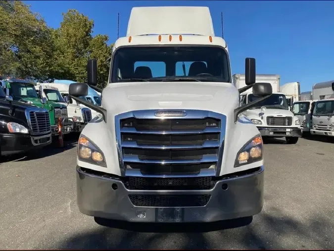 2019 FREIGHTLINER Cascadia 126