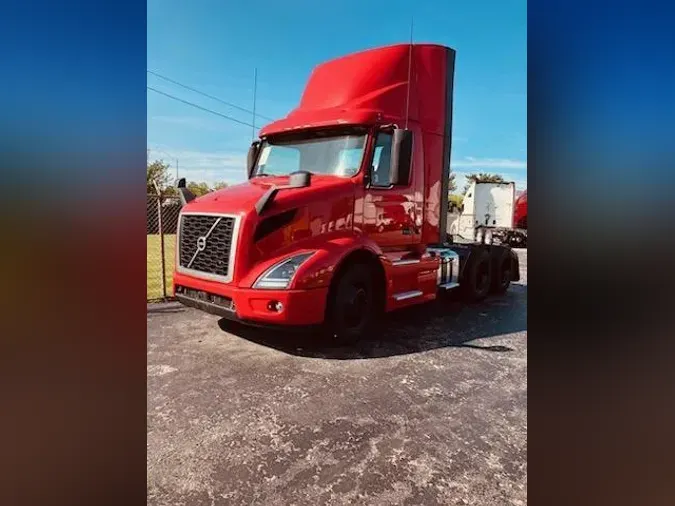 2020 Volvo VNR64T300