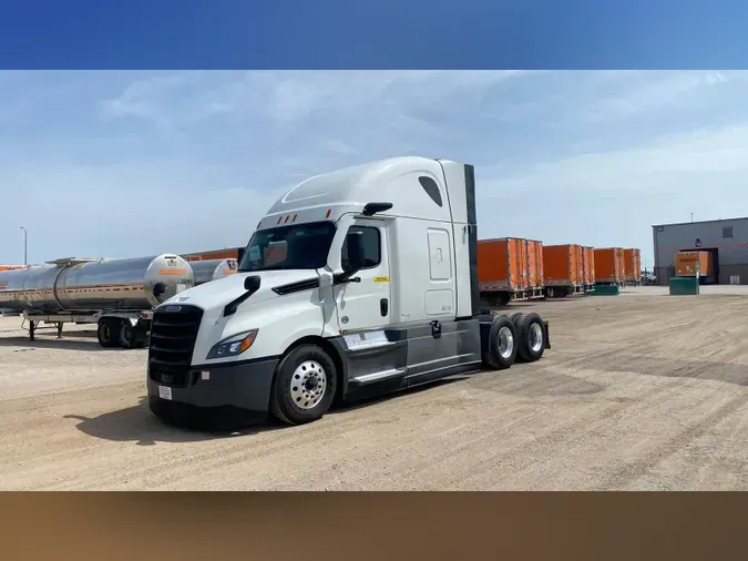 2022 Freightliner Cascadia 126