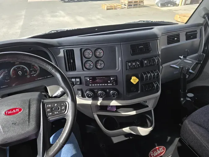 2025 Peterbilt 567