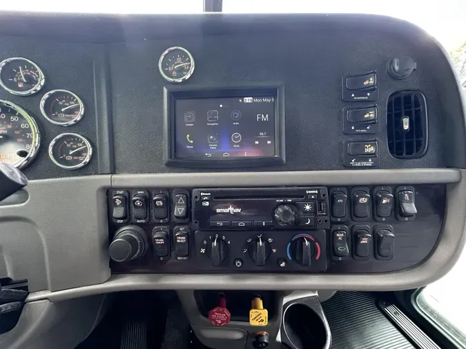 2021 Peterbilt 389