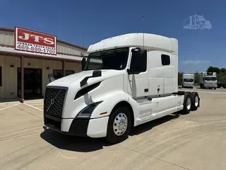 2021 VOLVO VNL64T740