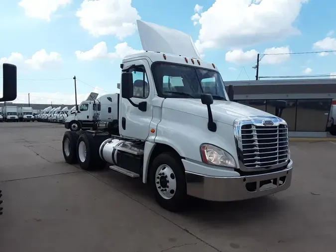 2016 FREIGHTLINER/MERCEDES CASCADIA 125