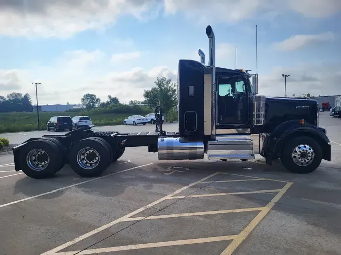 2025 Kenworth W900L