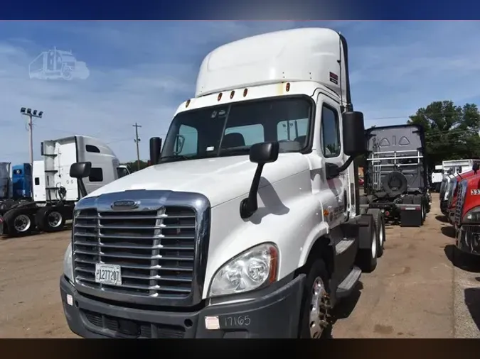 2018 FREIGHTLINER CASCADIA 125204238b6eff841e57ffb2ffe5f06ae2a
