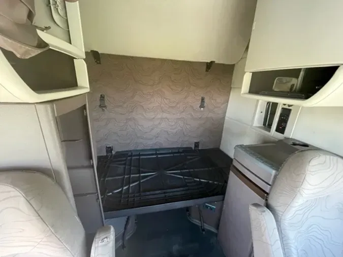 2016 Volvo VNL