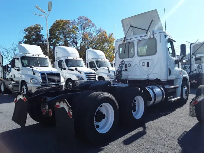 2018 FREIGHTLINER/MERCEDES CASCADIA 125