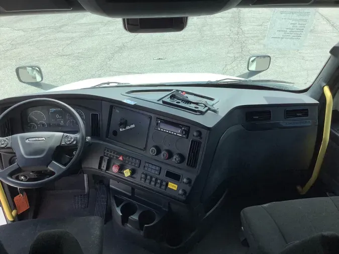 2023 Freightliner Cascadia 126