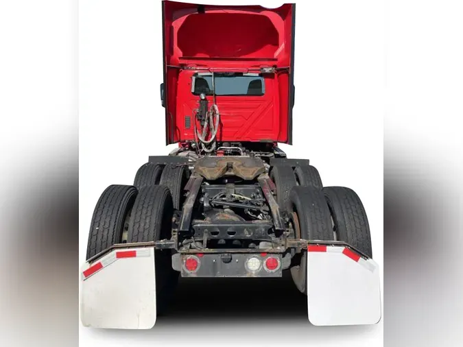 2020 International LT625204630cf7d428e478a987a1f506348e5