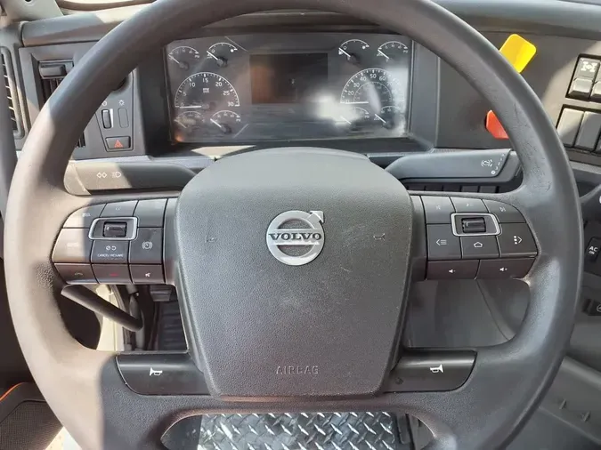 2020 VOLVO VNL64T-300