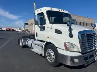 2018 FREIGHTLINER/MERCEDES CASCADIA 113